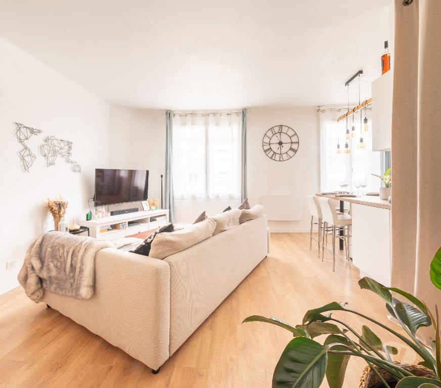 Appartements à vendre Essonne Palaiseau - 91120 - Photos Vivastreet Palaiseau centre-ville — T2 traversant rénové 51,4 m²