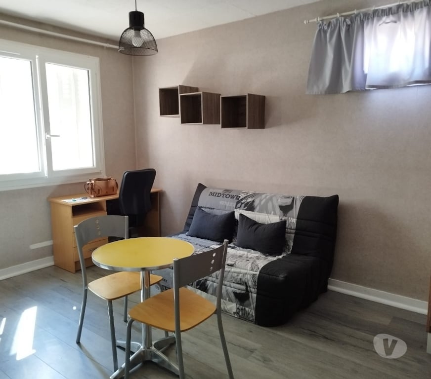 Appartement meublé Puy-de-Dôme Clermont Ferrand - Photos Vivastreet STUDIO ETUDIANT CEAZEAUX CHU