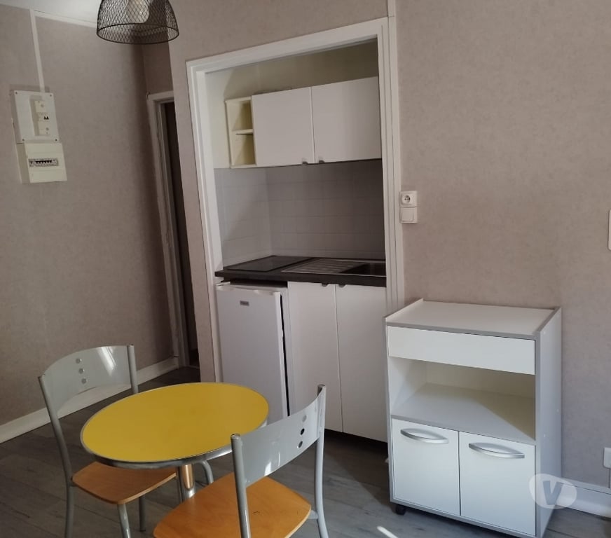 Appartement meublé Puy-de-Dôme Clermont Ferrand - Photos Vivastreet STUDIO ETUDIANT CEAZEAUX CHU