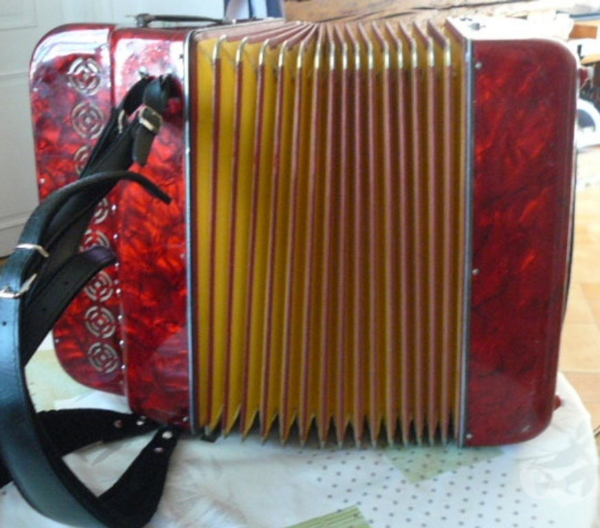 Instruments de musique Charente Breville - 16370 - Photos Vivastreet a vendre accordéon Paolo Soprani
