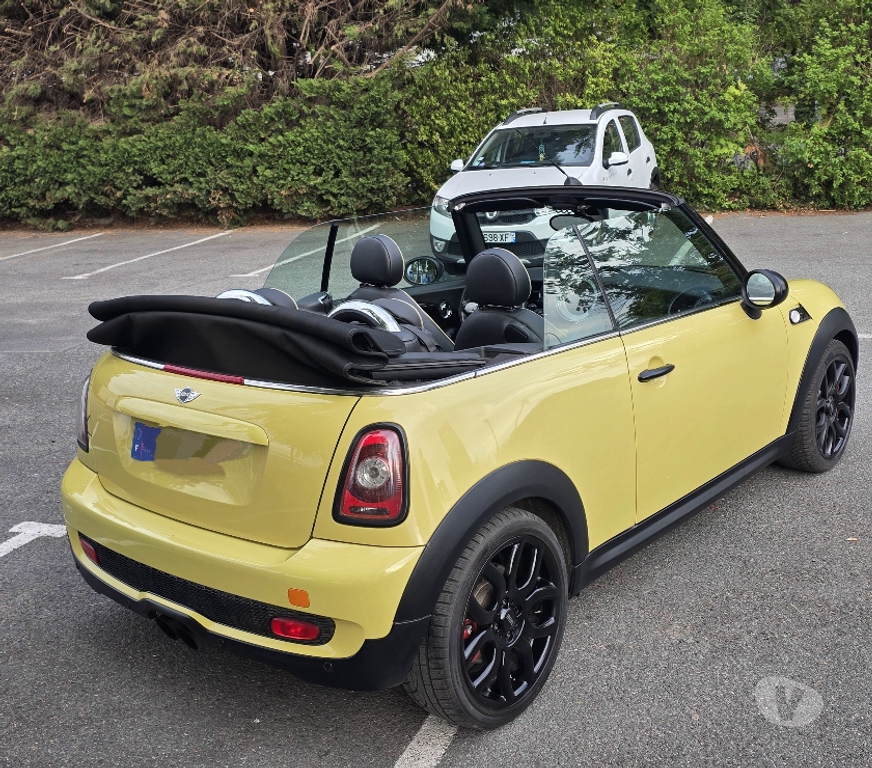 Voiture d'occasion Val-de-Marne St Maur des Fosses - 94100 - Photos Vivastreet Mini John Cooper Works 1.6 THP 211 ch Cabriolet (R57)