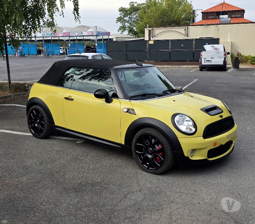 Voiture d'occasion Val-de-Marne St Maur des Fosses - 94100 - Photos Vivastreet Mini John Cooper Works 1.6 THP 211 ch Cabriolet (R57)