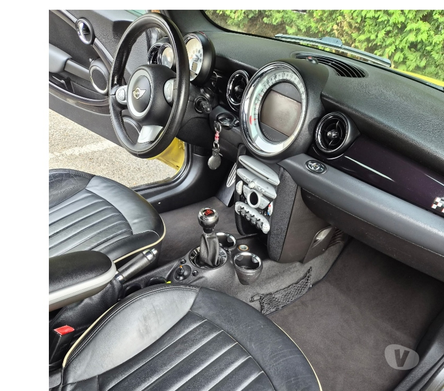 Voiture d'occasion Val-de-Marne St Maur des Fosses - 94100 - Photos Vivastreet Mini John Cooper Works 1.6 THP 211 ch Cabriolet (R57)
