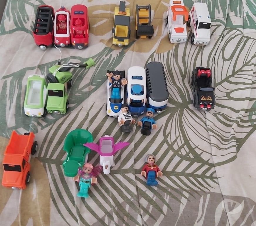 Jeux - Jouets Oise Achy - 60690 - Photos Vivastreet 30€ Véhicules aimantés (playtive)