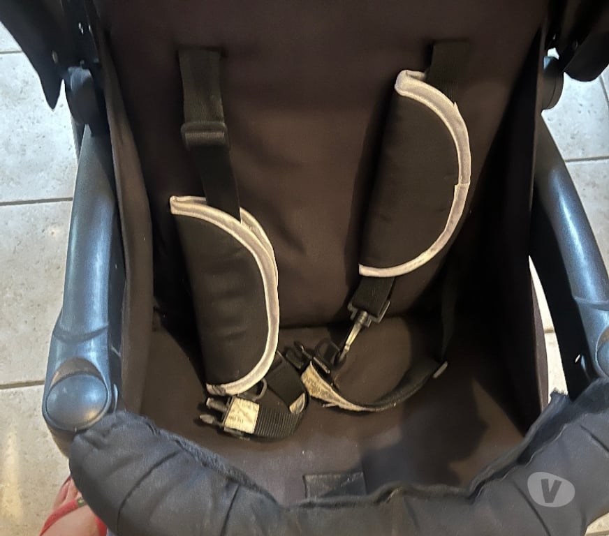 Equipements bébés Indre-et-Loire Tours - Photos Vivastreet Poussette duo « bambino world »
