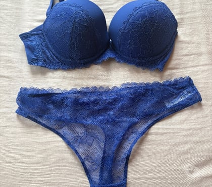 Vêtements Courbevoie Hauts-de-Seine - Photos Vivastreet Ensemble soutien-gorge tanga 95C et M