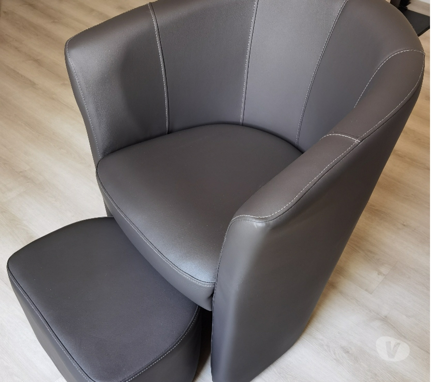 Ameublement & art de la table Drôme Piegros la Clastre - 26400 - Photos Vivastreet Fauteuil et son pouf assorti, comme neufs