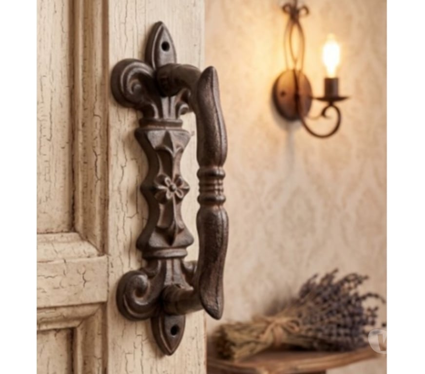 Décoration - art Lot-et-Garonne Agen - 47000 - Photos Vivastreet Poignée de porte vintage fonte Fleur-de-Lis