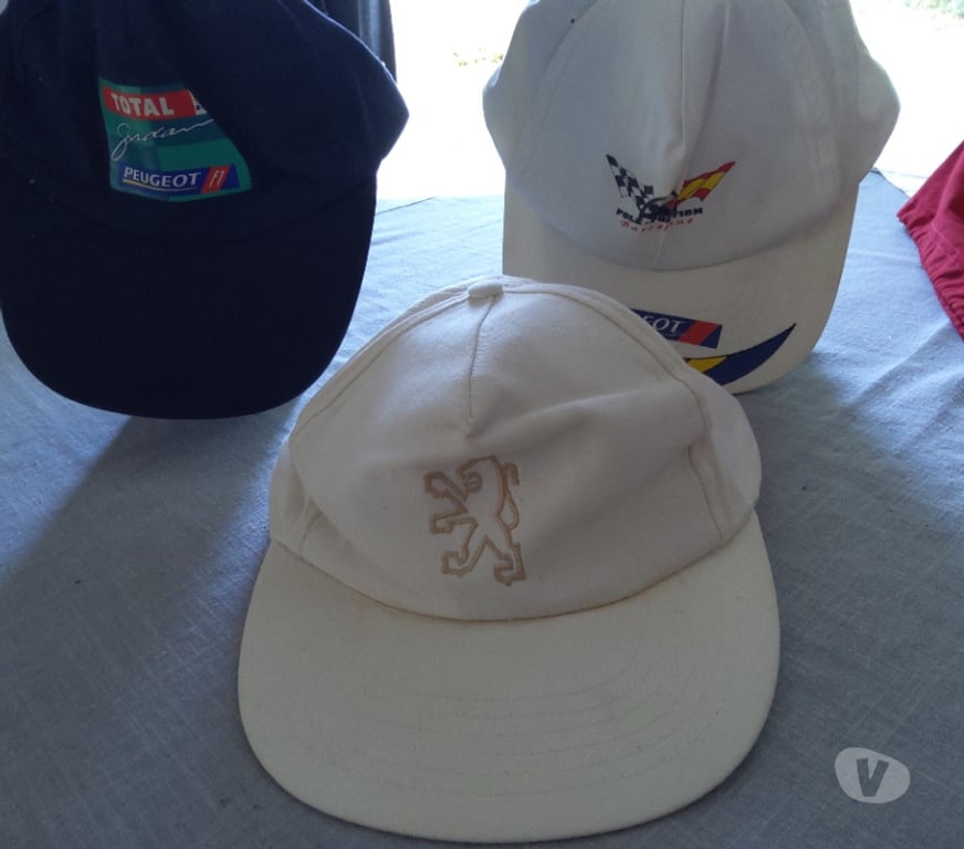 Collection Seine-et-Marne Esbly - 77450 - Photos Vivastreet Casquettes F1 PEUGEOT