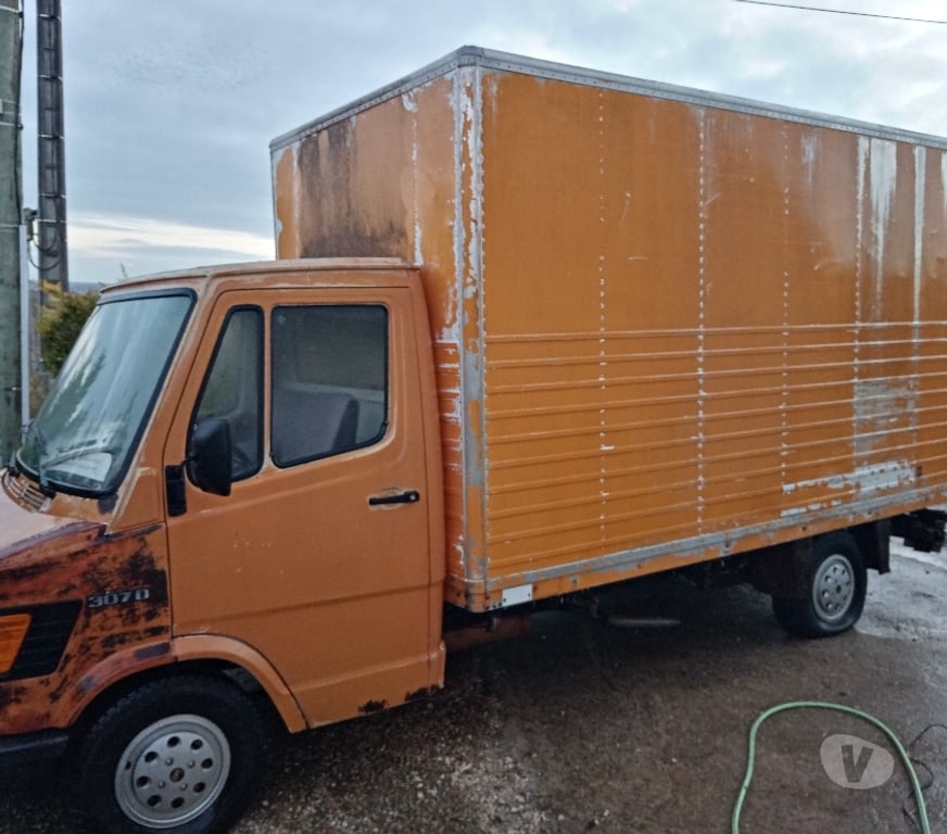 Véhicules commerciaux & utilitaires d'occasion Dordogne Bertric Buree - 24320 - Photos Vivastreet Mercedes 307 Diesel
