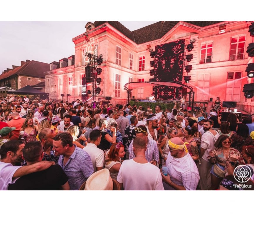 Spectacles Nord Roost Warendin - 59286 - Photos Vivastreet 2 x 2 places pour Bohemian Dream Village samedi 5 septembre