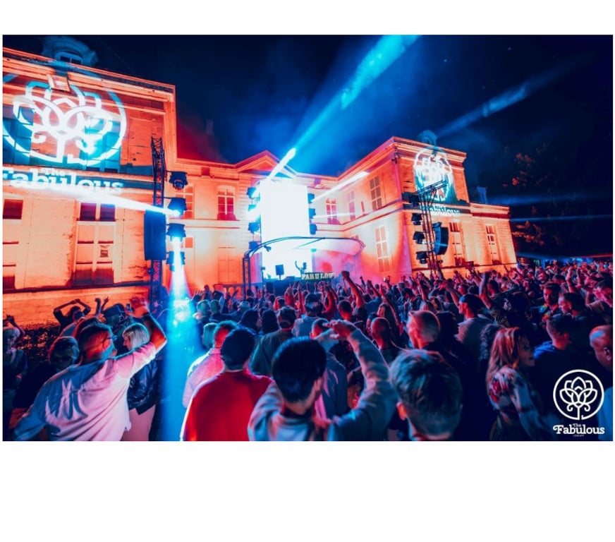Spectacles Nord Roost Warendin - 59286 - Photos Vivastreet 2 x 2 places pour Bohemian Dream Village samedi 5 septembre