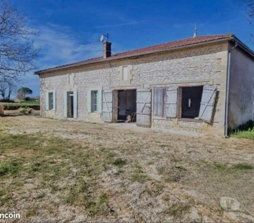 Vente Maison Gironde Targon - 33760 - Photos Vivastreet Chai en pierre 320m² à rénover, 1ha, vue - Targon Gironde