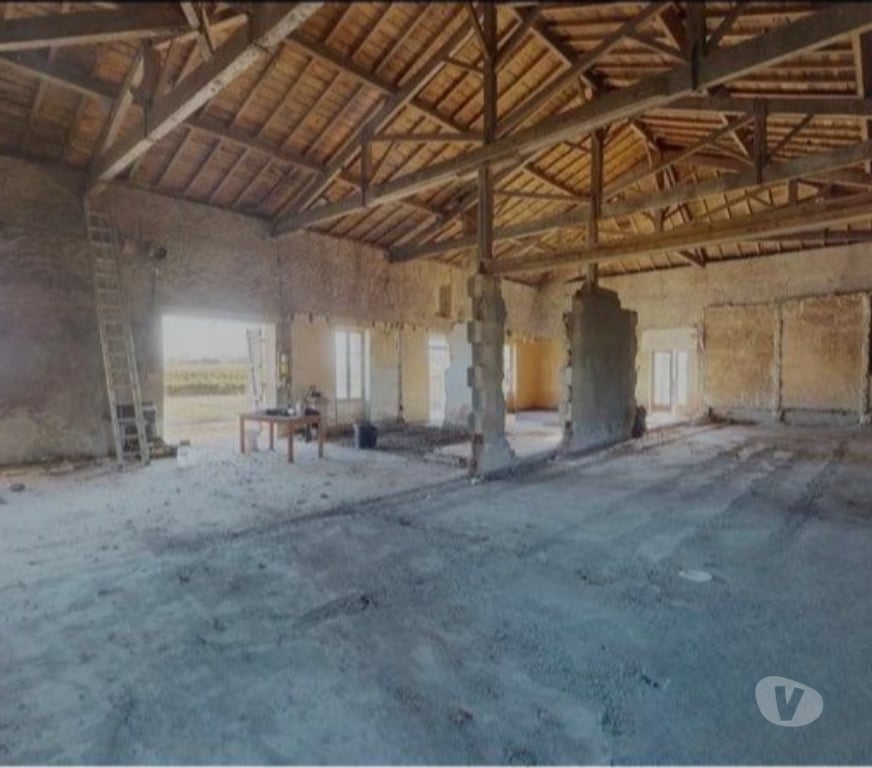 Vente Maison Gironde Targon - 33760 - Photos Vivastreet Chai en pierre 320m² à rénover, 1ha, vue - Targon Gironde