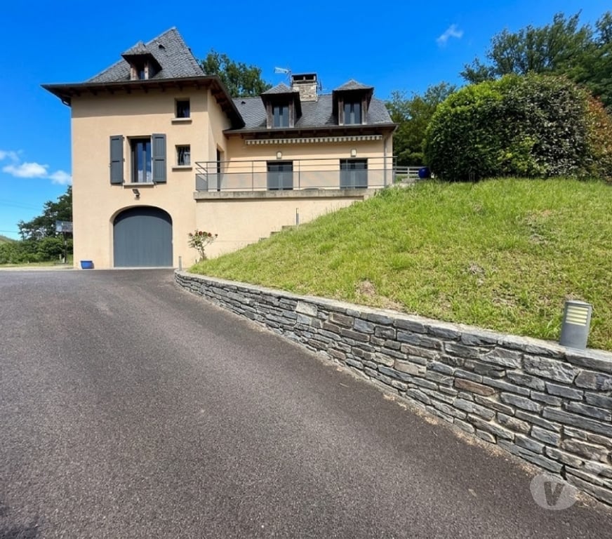 Vente Maison Aveyron Entraygues sur Truyere - 12140 - Photos Vivastreet 🏡 Grande maison familiale + Terrain constructible