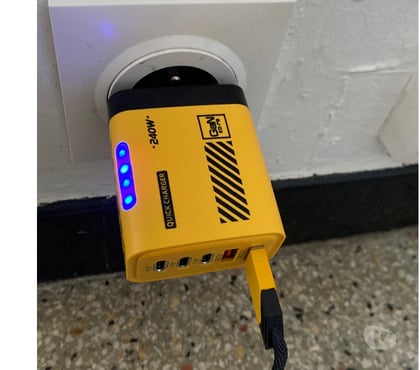 Electroménager Marseille Marseille - Photos Vivastreet Chargeur rapide 240w GaN & son câble de charge 240w