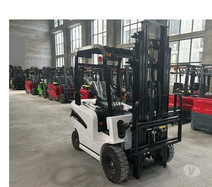 Matériel Craintilleux Loire - Photos Vivastreet Location chariot elevateur electrique 1,5T - 90 euros jour
