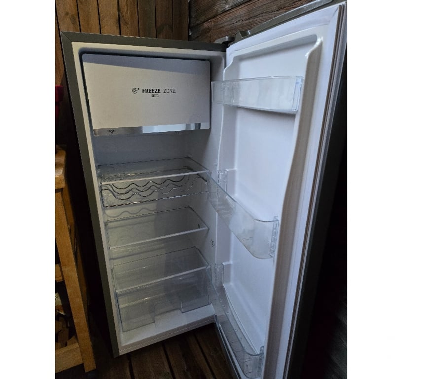 Electroménager occasion Vendée Le Tablier - 85310 - Photos Vivastreet Vend frigo hisense