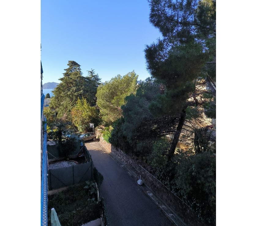 Cannes - Alpes-Maritimes — Appartement T1 traversant 31 m2, terrasse PARKING CAVE