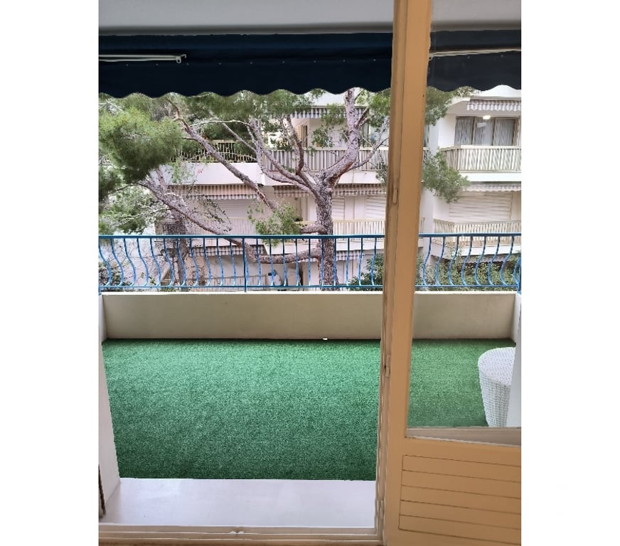 Appartements à vendre Alpes-Maritimes Cannes - 06400 - Photos Vivastreet Appartement T1 traversant 31 m2, terrasse PARKING CAVE