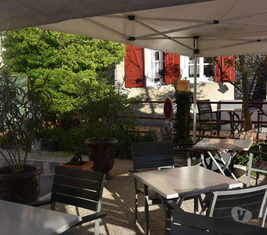 Fond de Commerce a vendre Gard Barjac - 30430 - Photos Vivastreet restaurant et murs plus appartement 120m²