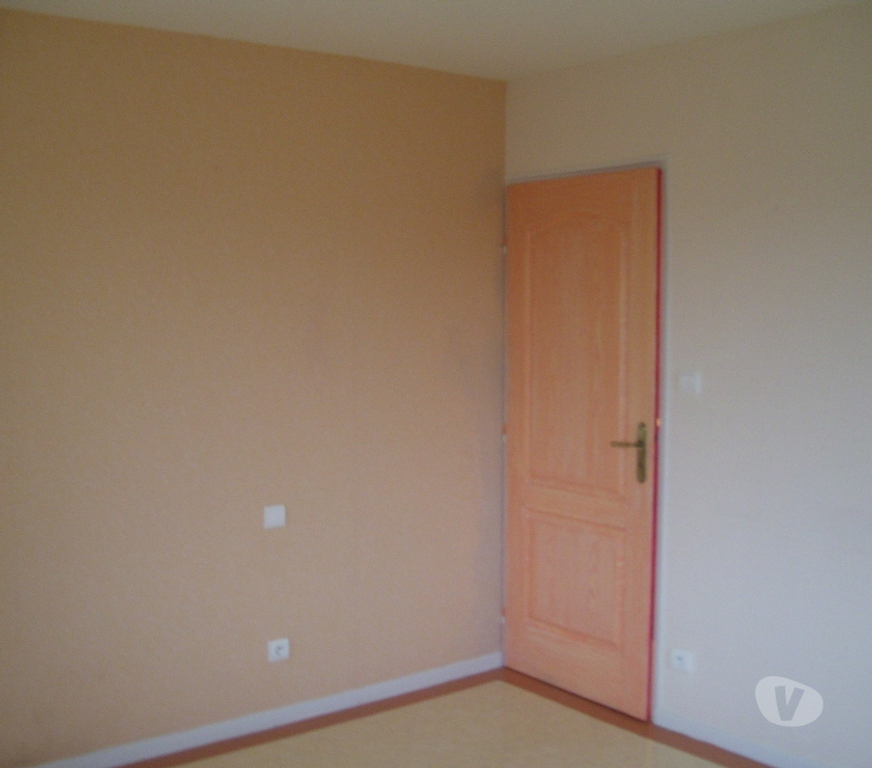 Location appartement Meuse Chattancourt - 55100 - Photos Vivastreet Logement F3 avec Auvent-plus garage-Parking et Espace privé