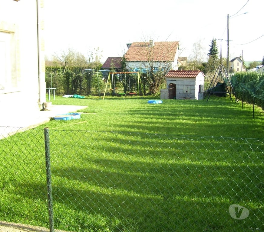 Location appartement Meuse Chattancourt - 55100 - Photos Vivastreet Logement F3 avec Auvent-plus garage-Parking et Espace privé