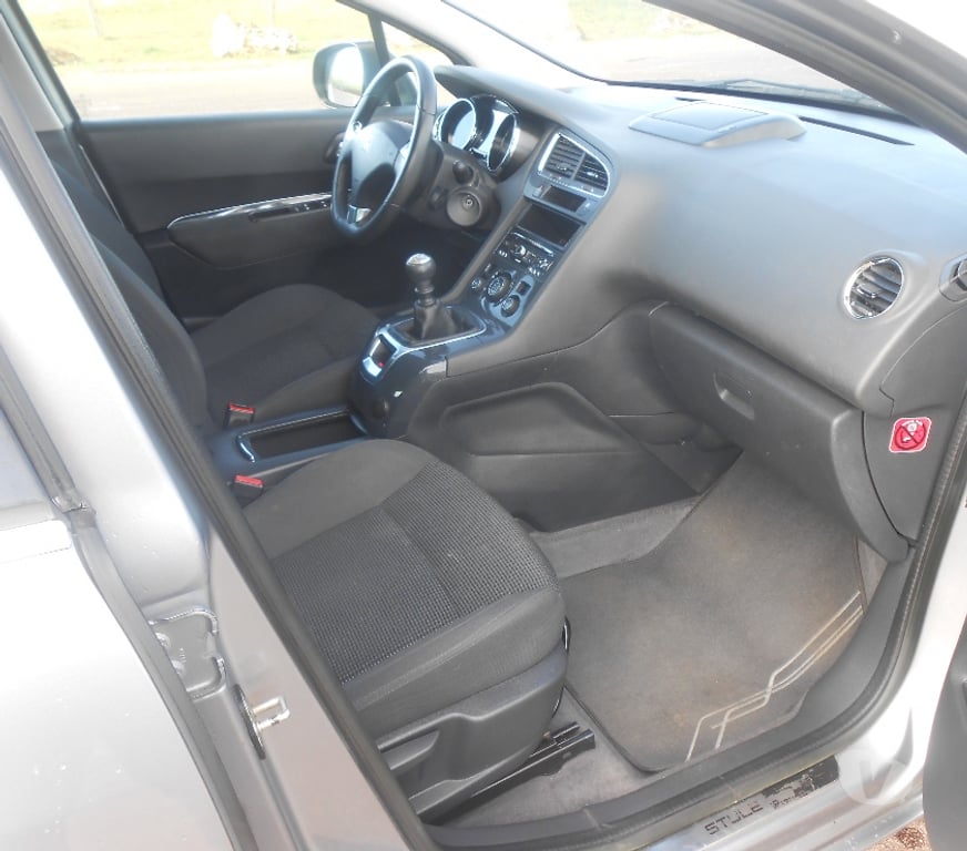 Voiture d'occasion Aisne Artonges - 02330 - Photos Vivastreet peugeot 5008 1.6 hdi 7 place