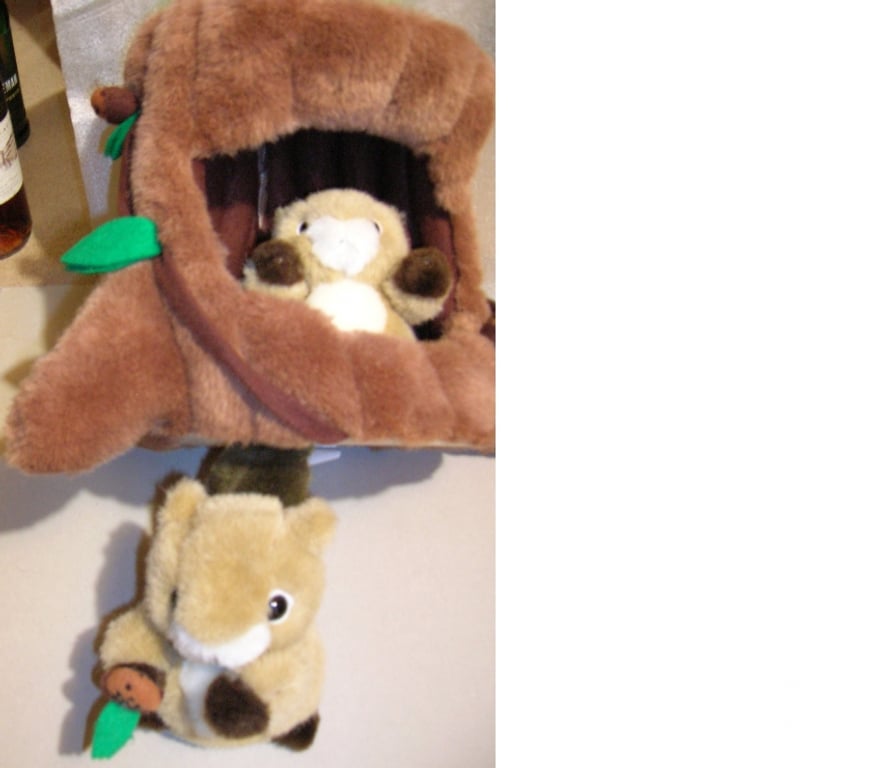 Jeux - Jouets Haute-Garonne Leguevin - 31490 - Photos Vivastreet Peluches Duo Ecureuils et Tronc d'Arbre