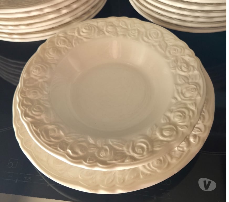 Ameublement & art de la table Haute-Garonne Lespinasse - 31150 - Photos Vivastreet Lot assiettes plates et creuses