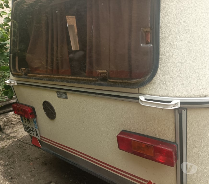 Caravane d'occasion Haute-Loire St Vincent - 43800 - Photos Vivastreet Eriba Triton en bon état général