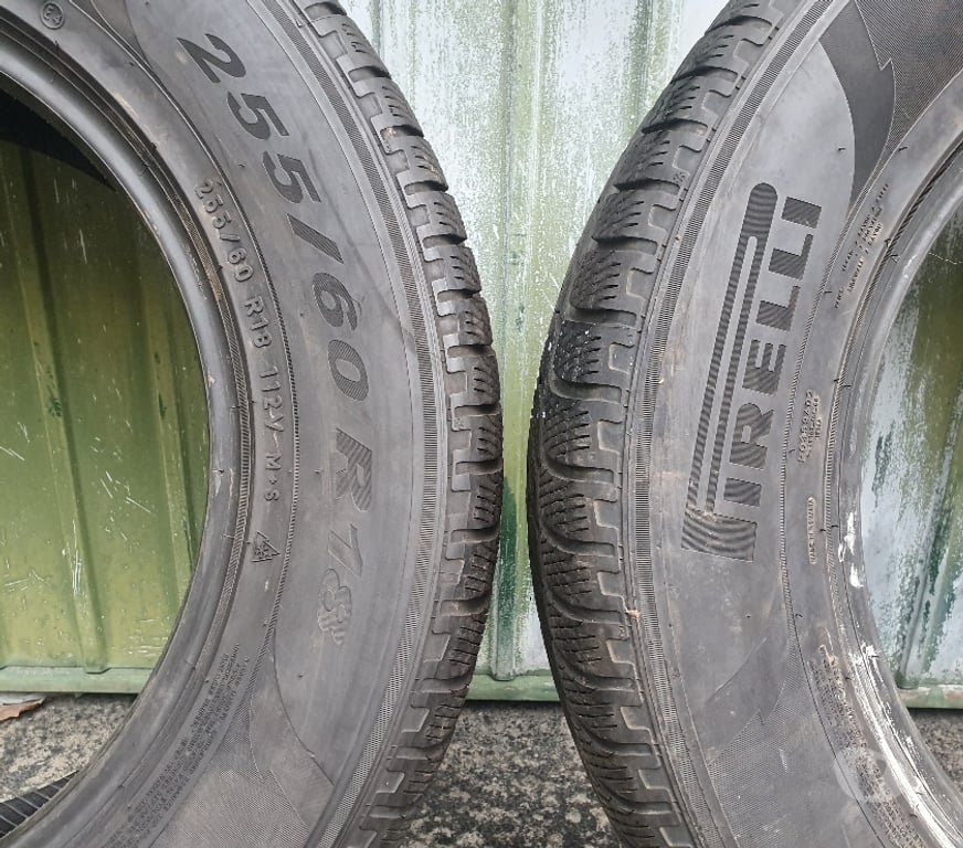 Pièces et services auto Loire St Etienne - Photos Vivastreet 2 pneus neige 255 60 18 112V Pirelli