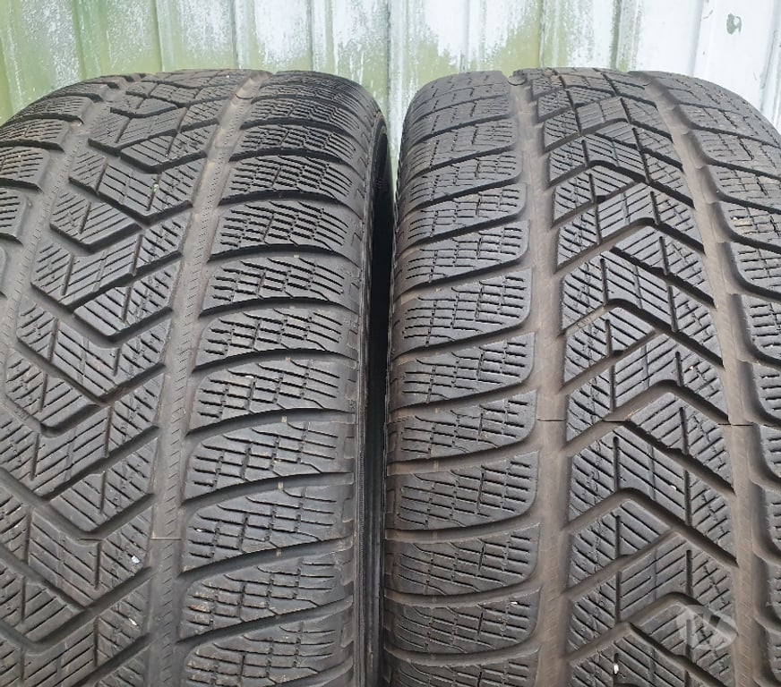 Pièces et services auto Loire St Etienne - Photos Vivastreet 2 pneus neige 255 60 18 112V Pirelli