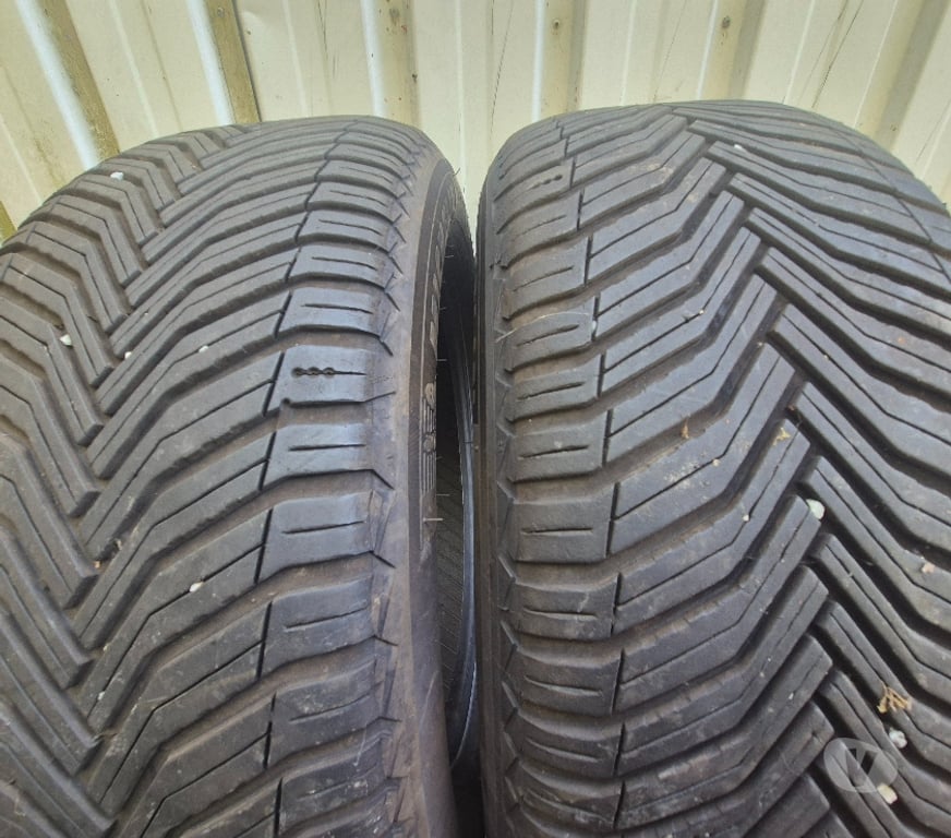 Pièces et services auto Loire St Etienne - Photos Vivastreet 2 roues Alu 4 Saisons 205 55 16 91W Michelin Renault envoi p