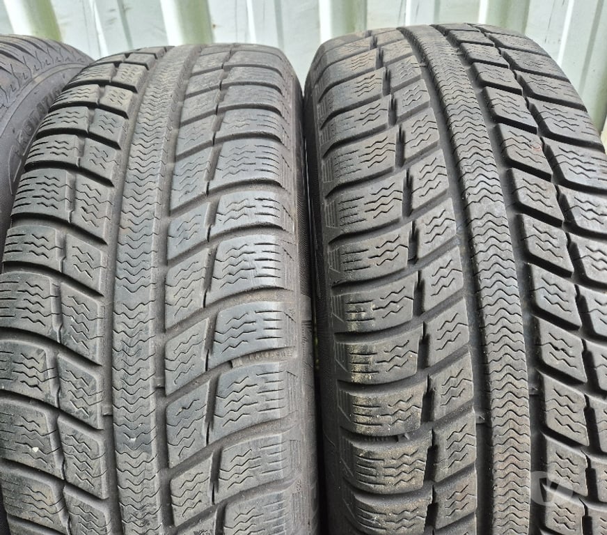 Pièces et services auto Loire St Etienne - Photos Vivastreet 4 roues hiver 185 65 15 88T Peugeot ou Citroen