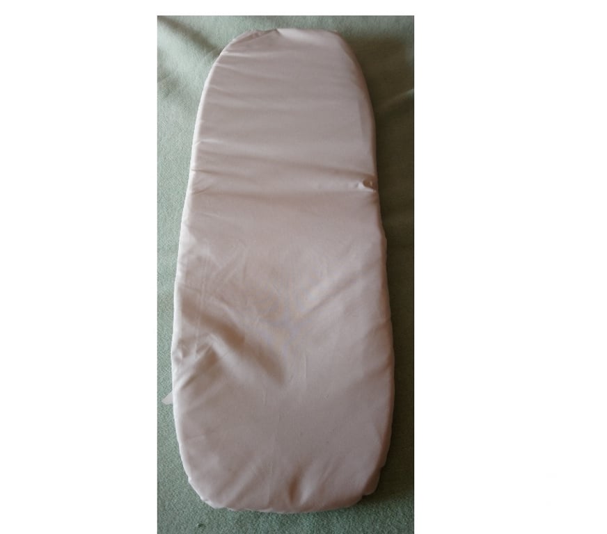 Equipements bébés Seine-Saint-Denis La Courneuve - 93120 - Photos Vivastreet Nacelle pliable avec matelas