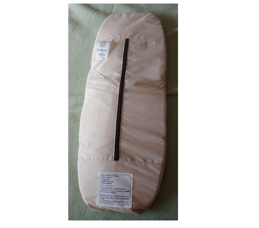 Equipements bébés Seine-Saint-Denis La Courneuve - 93120 - Photos Vivastreet Nacelle pliable avec matelas