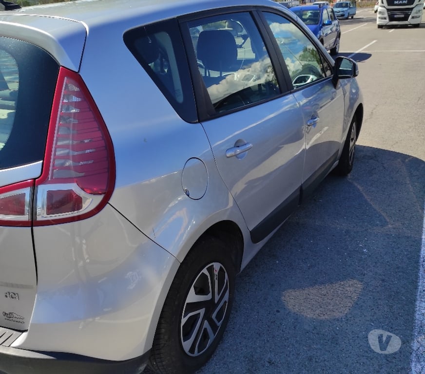 Voiture d'occasion Hérault Sete - 34200 - Photos Vivastreet vends scénic renault