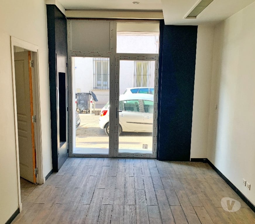 bureaux locaux Bouches-du-Rhône Marseille - Photos Vivastreet Local Bureau 46 m² avec vitrine – Timone Bail