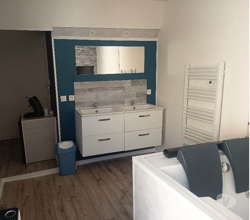 location saisonniere Hérault Cazouls les Beziers - 34370 - Photos Vivastreet Suite Love Rome-Baignoire Balnéo Jacuzzi