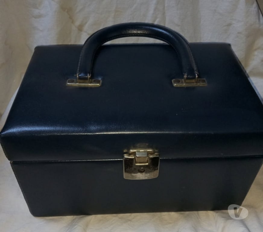 Accessoires - Bagagerie Haute-Garonne Leguevin - 31490 - Photos Vivastreet Vanity Vintage " fabrication française " Bagages Record "