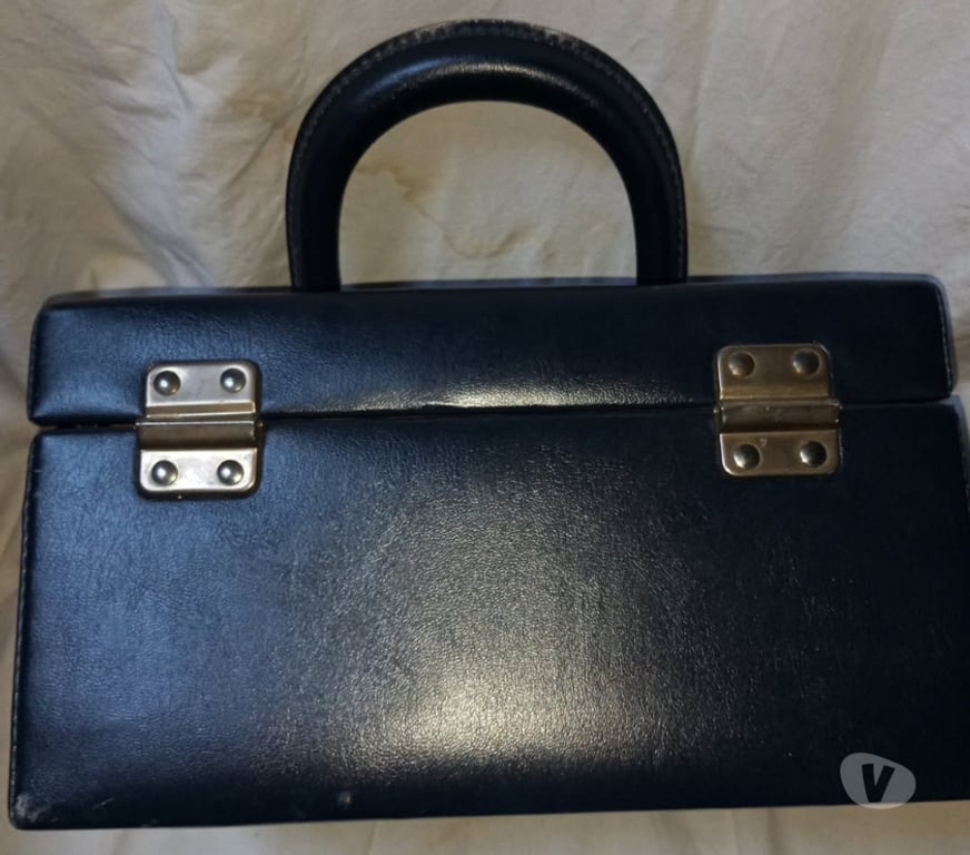 Accessoires - Bagagerie Haute-Garonne Leguevin - 31490 - Photos Vivastreet Vanity Vintage " fabrication française " Bagages Record "