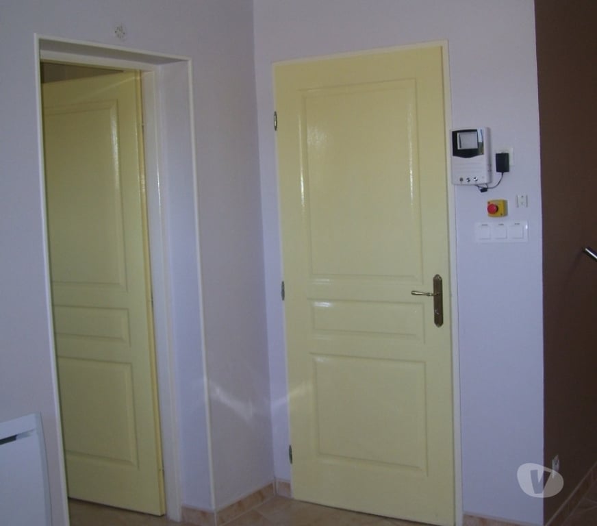 Location appartement Meuse Chattancourt - 55100 - Photos Vivastreet Maison-Appartement T6 avec une cour,un Auvent,Garage