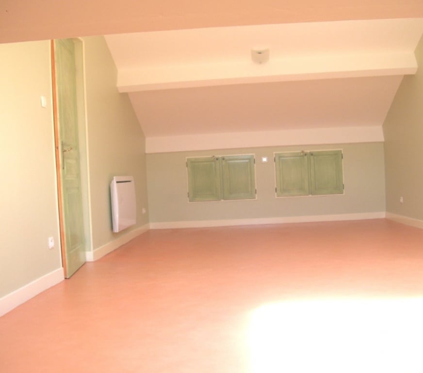 Location appartement Meuse Chattancourt - 55100 - Photos Vivastreet Maison-Appartement T6 avec une cour,un Auvent,Garage