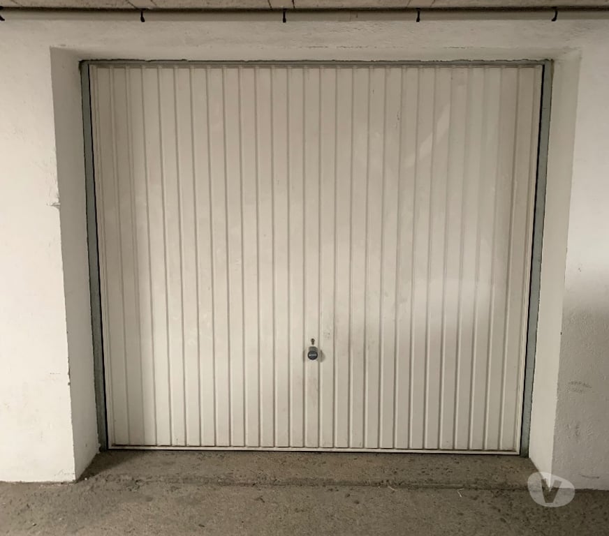 Parkings - Garages Hérault Sete - 34200 - Photos Vivastreet Garage sécurisée