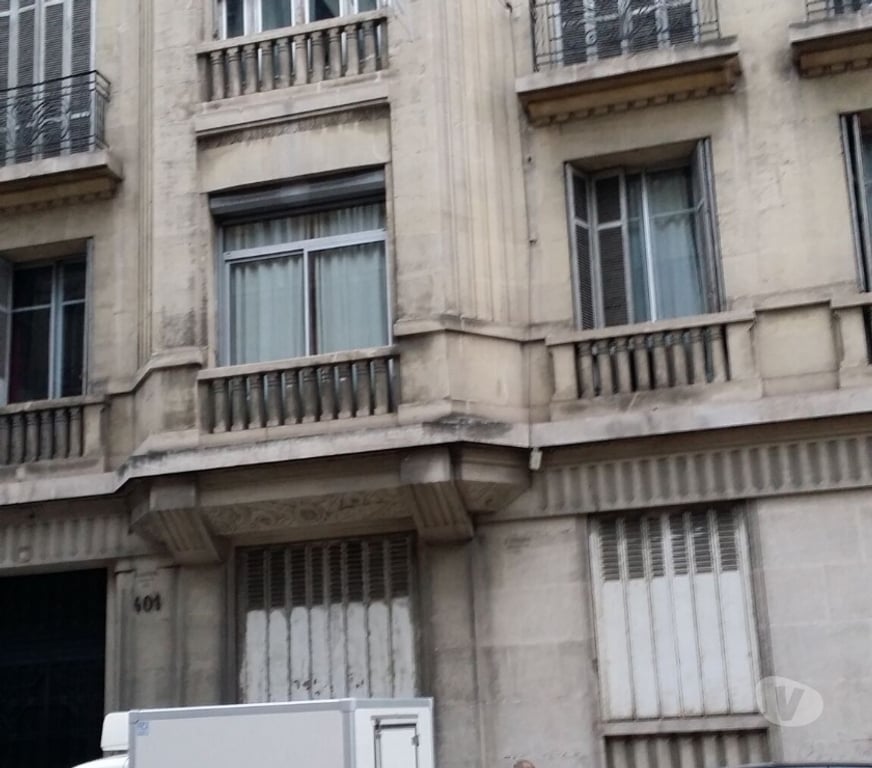 Appartement meublé Bouches-du-Rhône Marseille - Photos Vivastreet Grand F 1 au dernier étage avec ascenseur