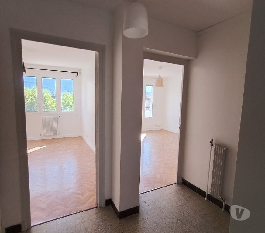 Location appartement Isère Grenoble - Photos Vivastreet Résidence F2 Grenoble quartier Stalingrad
