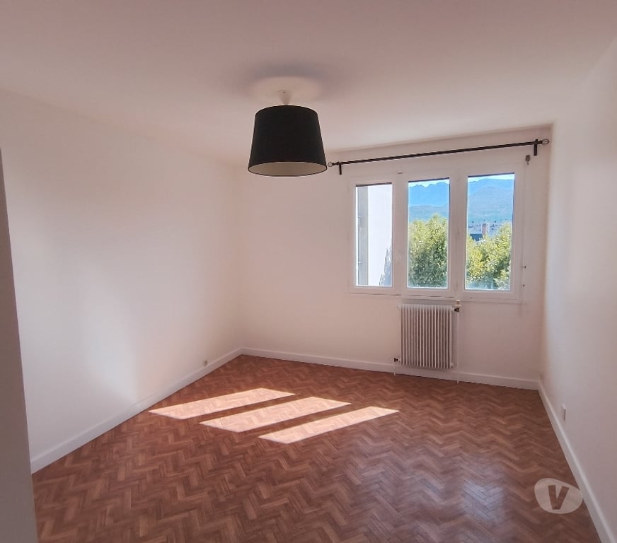 Location appartement Isère Grenoble - Photos Vivastreet Résidence F2 Grenoble quartier Stalingrad