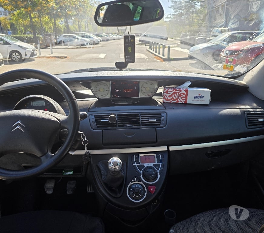 Voiture d'occasion Rhône Venissieux - 69200 - Photos Vivastreet A vendre C8 CITROËN