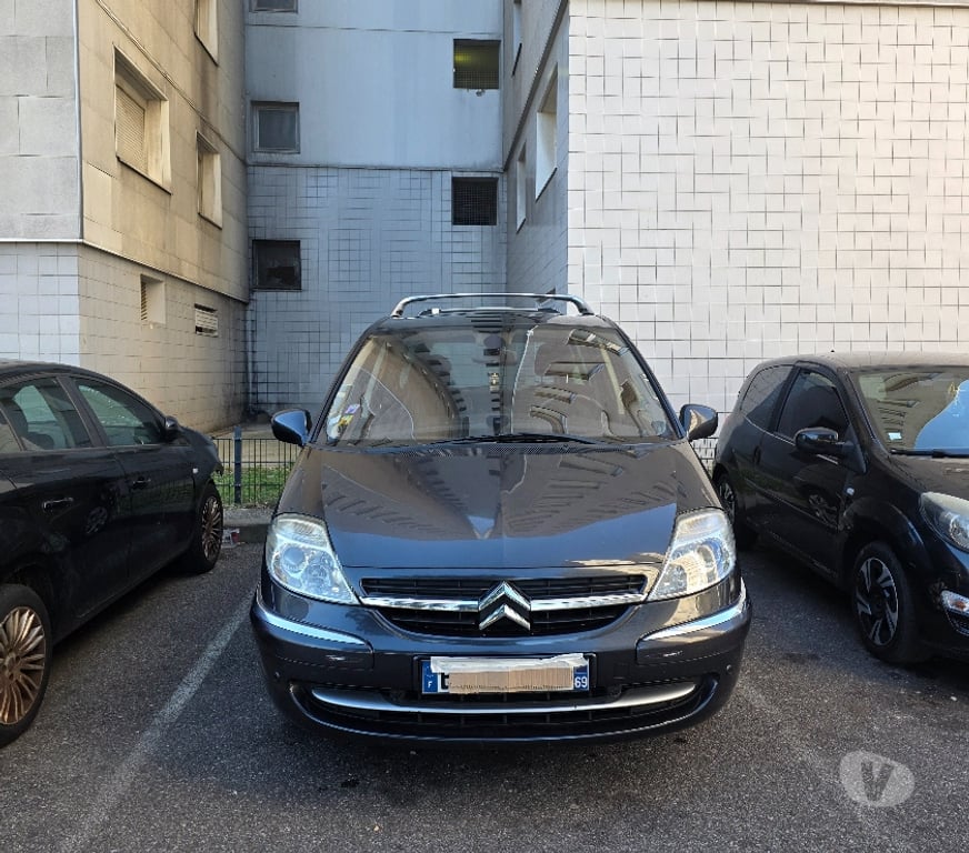Voiture d'occasion Rhône Venissieux - 69200 - Photos Vivastreet A vendre C8 CITROËN